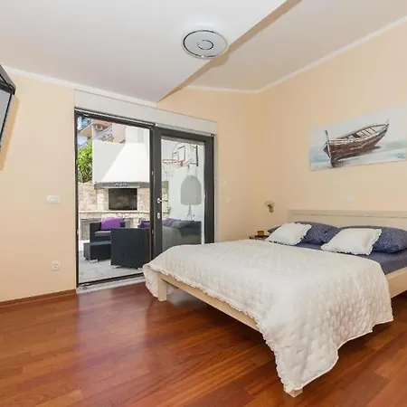 Luxury Marija, Makarska